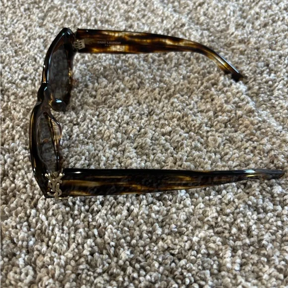 Saint Laurent cat eye sunglasses - Picture 3 of 5